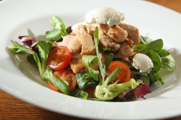 Salad with Arugula and pork