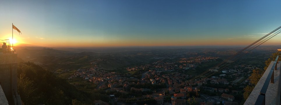 san marino di notte
