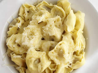 Tortellini with cheese