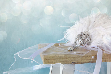 gatsby style diamond head decoration with feathers