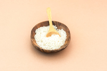 木の器に入ったお米