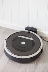 robotic vacuum cleaner charging battery smart cleaning technolog