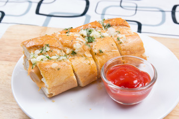 sausage bread with ketchop