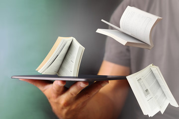 Saltano fuori libri dal tablet