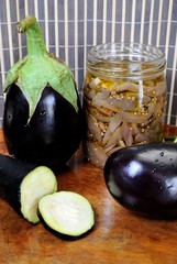 Barattolo di melanzane sott'olio