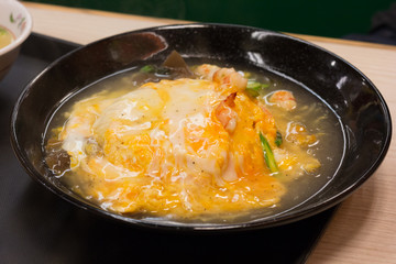 Soup noodle with meat and vegetables