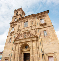 Fototapeta na wymiar Iglesia de San Isidoro Oviedo Spanien Nordspanien Asturien (Asturias)