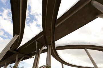Elevated expressway. The curve of suspension bridge
