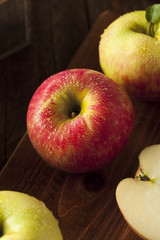 Raw Organic Honeycrisp Apples