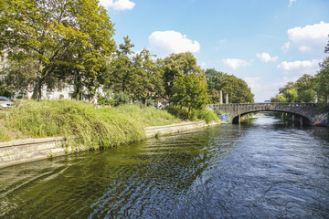 Fototapeta na wymiar Beautiful Nature at Landwehrkanal Berlin