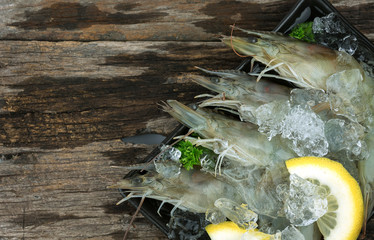 Naklejka premium Raw shrimp