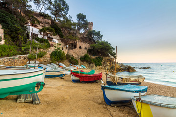 Fototapeta na wymiar traditional boats at catalonian coast
