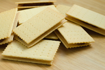 Stuffed Cracker Is Easy Snack for Relaxing Time.