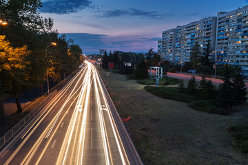 Car traffic on avenue