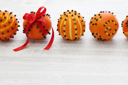clove orange pomander balls, homemade christmas gift