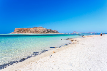 Fototapeta premium Piaszczysta plaża w Balos lagoone na Krecie. Grecja.