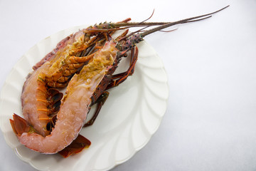 伊勢えびの鬼殻割り