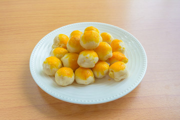 Sphere bread on wooden table