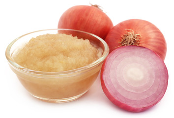 Mashed onion with whole ones