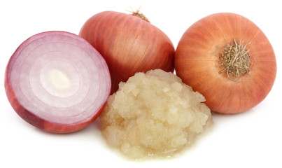 Mashed onion with whole ones