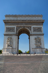 Fototapeta premium Famous Arc de Triomphe in Paris, France