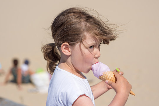 une glace italienne sur la plage