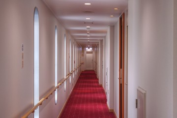 フェリー船内廊下 © ndk100