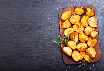 roasted potatoes with rosemary