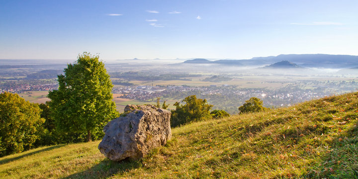 Schw&auml;bische Alb am Morgen - Blick vom H&ouml;rnle bei Kirchheim Teck