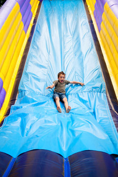  Inflatable slide