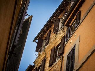 Fototapeta na wymiar Windows in Rome