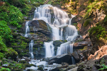 Fototapeta na wymiar Ukrainian Carpathians, waterfall Shypit.