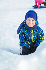 Fototapeta na wymiar portrait of a baby in winter