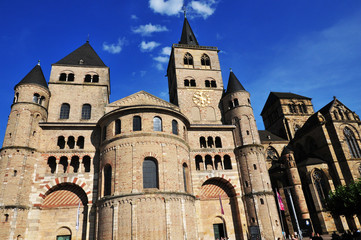 Fototapeta na wymiar Treviri (Trier), la Cattedrale - Germania