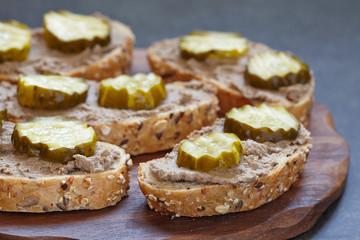 bread with liver pate