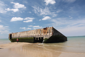 Arromanches, vestigue du port artificiel