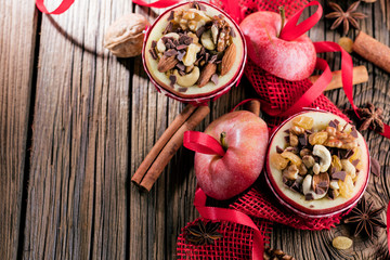 Weihnachten Bratapfel und deko 