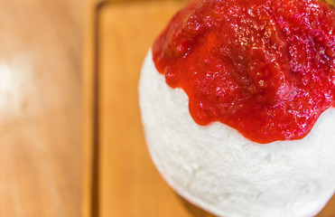 Korean dessert : Bing Su with Strawberry .