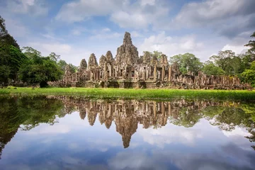 Papier Peint photo Temple Angkor Thom nestled among rainforest