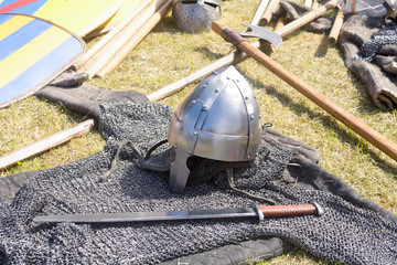 12th Century knights weapons of war