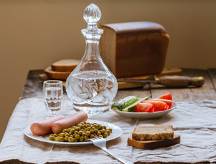 Canned green peas and sausage 