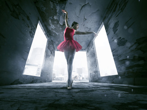 Ballerina in verlassenem Gebäude.