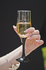 Obraz premium Glistening bubbles of champagne 6690.