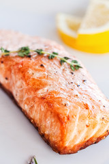Fillet of salmon with lemon and sauce