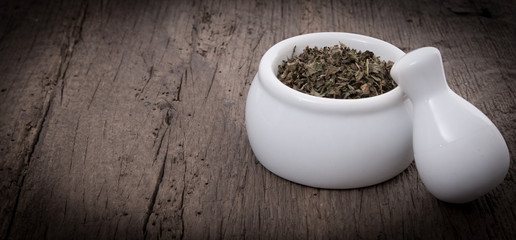 Fine dried mint tea