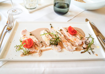 Vitello tonnato - Antipasto aus Kalbfleisch mit Thunfischsauce