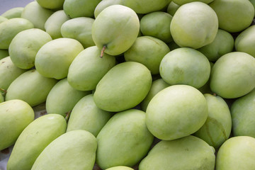 Fresh mangoes