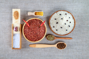 рис и специи для приготовления плова