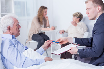 Obraz premium Time to sign the documents