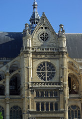 Horloge et rosace de l'église Saint-Eustache à Paris, France